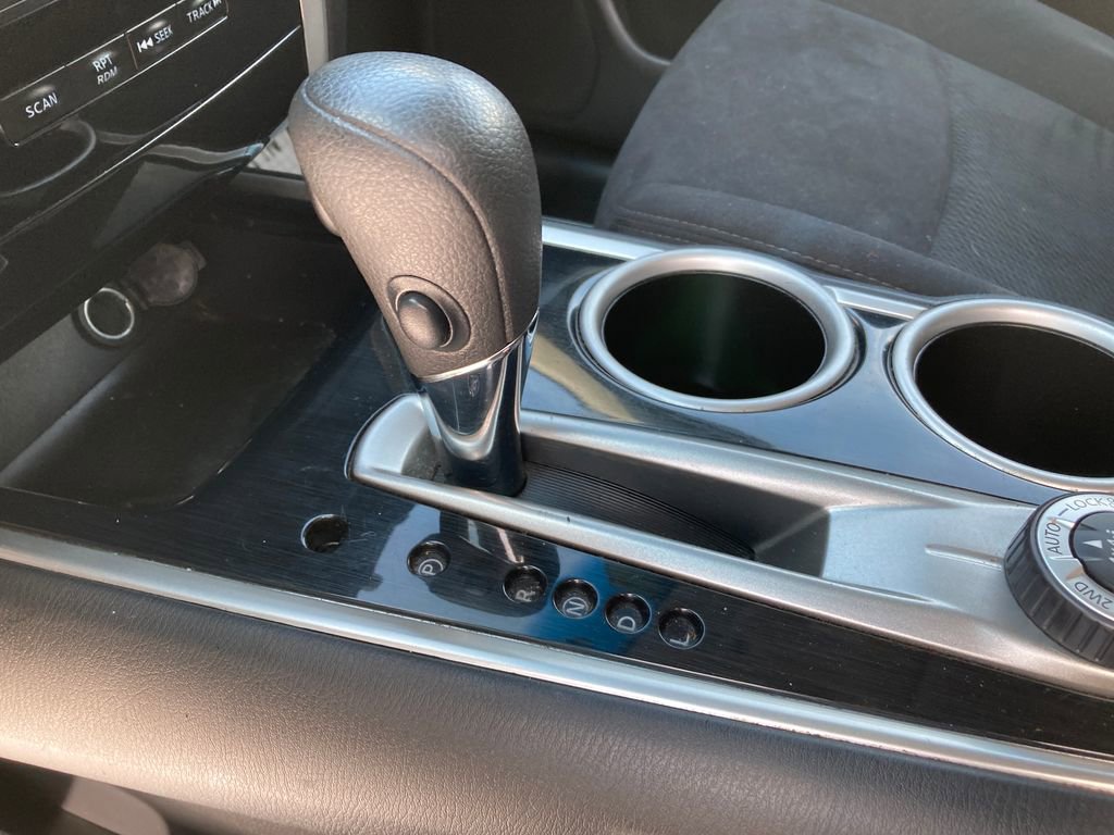 Used 2015 Nissan Pathfinder S image 33