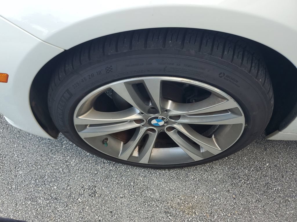 Used 2013 BMW 328i xDrive Sedan AWD/4WD image 4