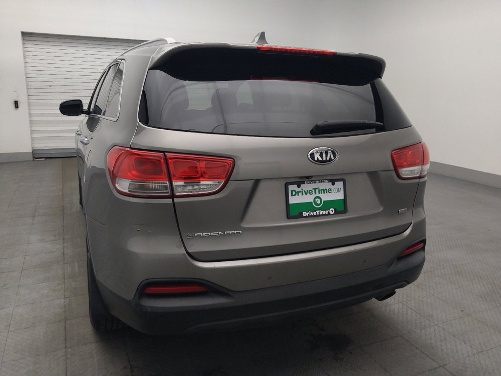 Used 2018 Kia Sorento LX image 6