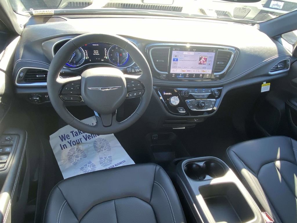 New 2026 Chrysler Pacifica Select w/ S Appearance Package FWD image 11