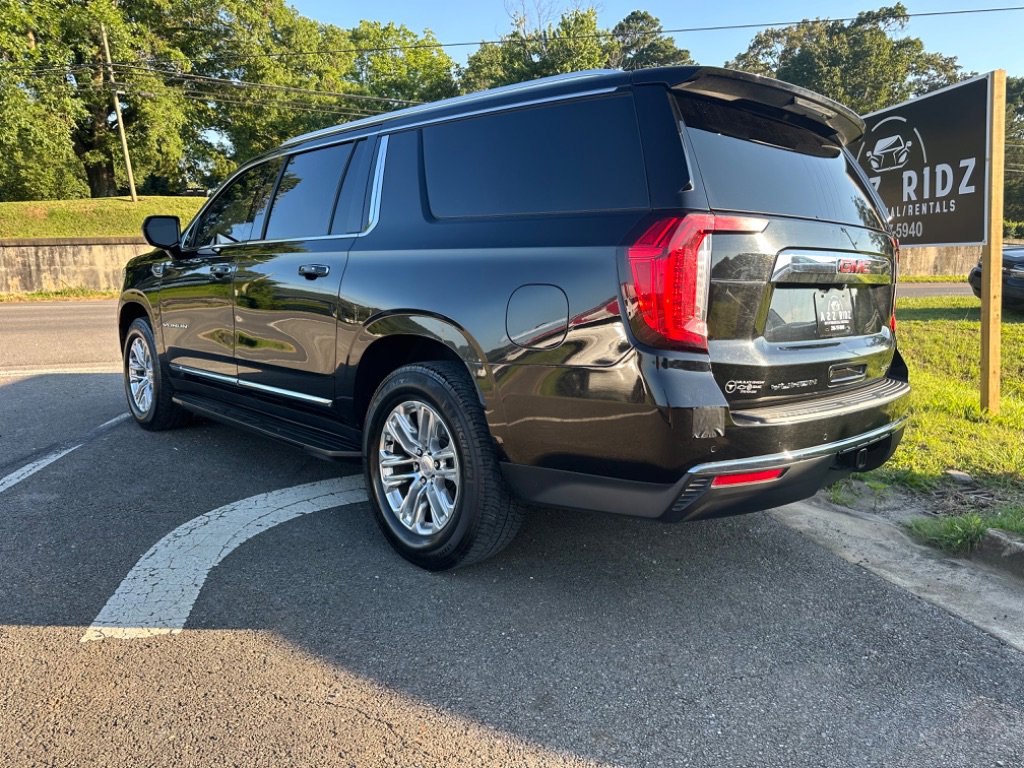 Used 2021 GMC Yukon XL SLT image 2