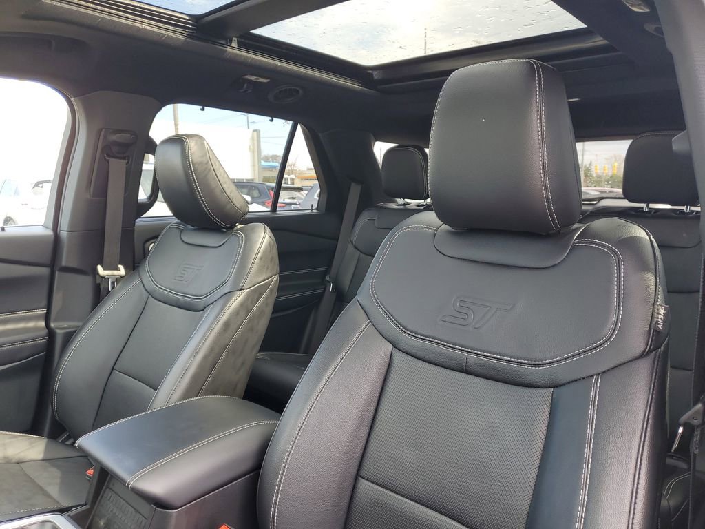Used 2023 Ford Explorer ST w/ Equipment Group 401A image 12