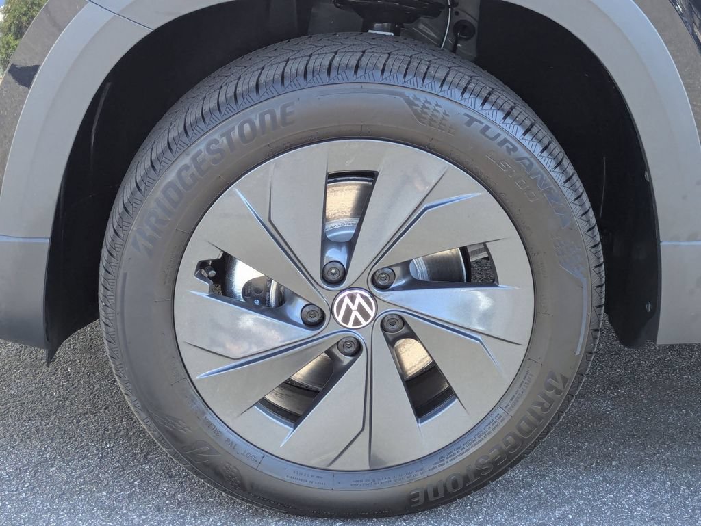 Certified 2025 Volkswagen Taos S FWD image 24