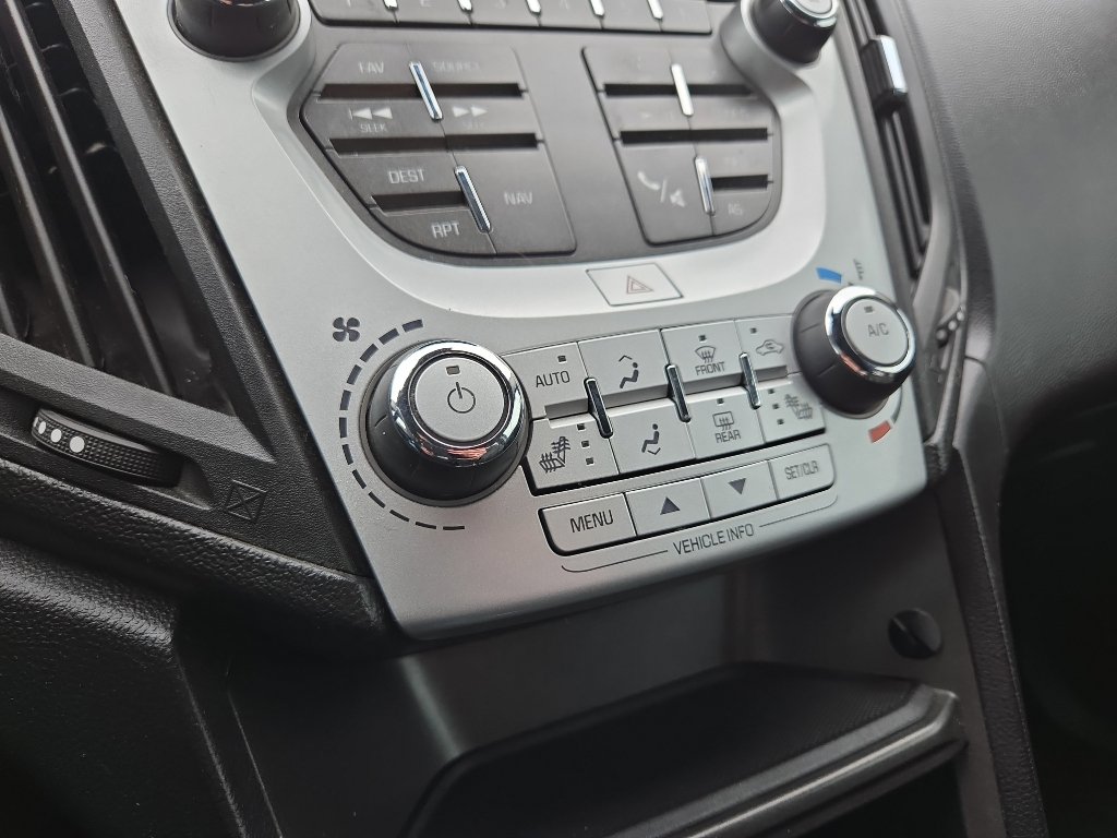 Used 2017 Chevrolet Equinox Premier w/ Enhanced Convenience Package AWD/4WD image 22