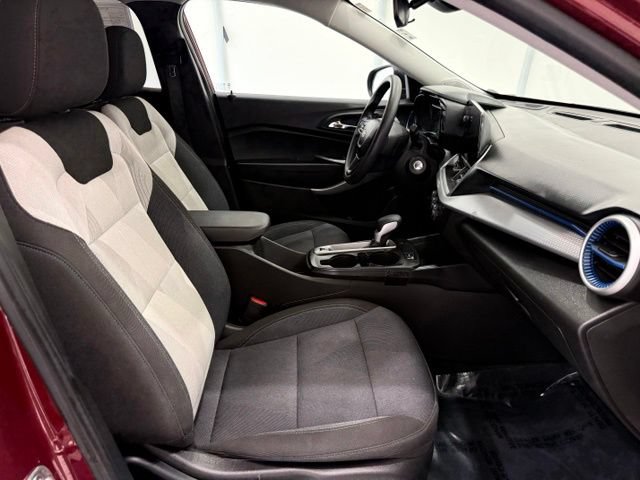 Used 2025 Chevrolet Trax LS w/ Driver Confidence Package FWD image 19