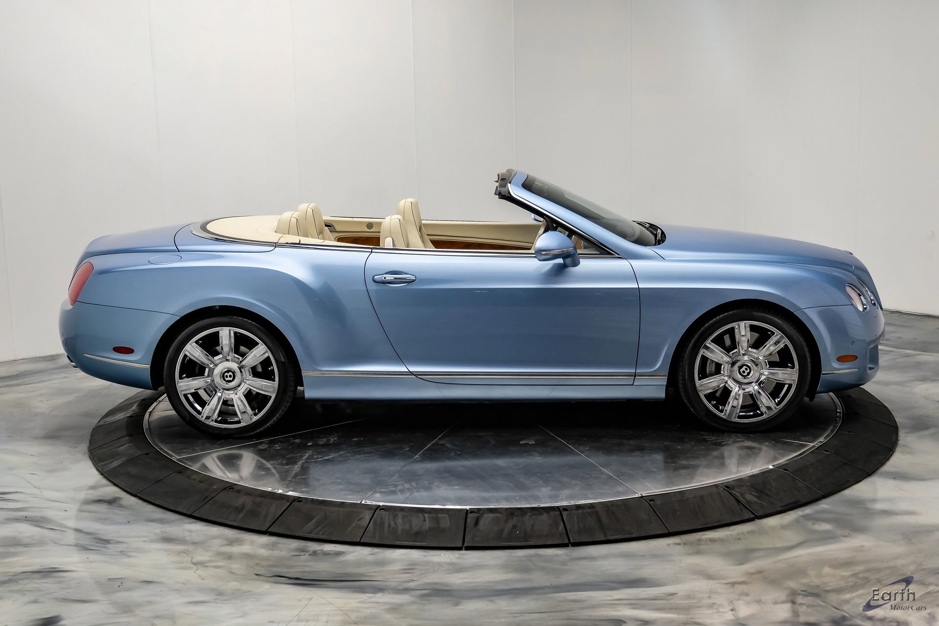 Used 2011 Bentley Continental GTC image 25