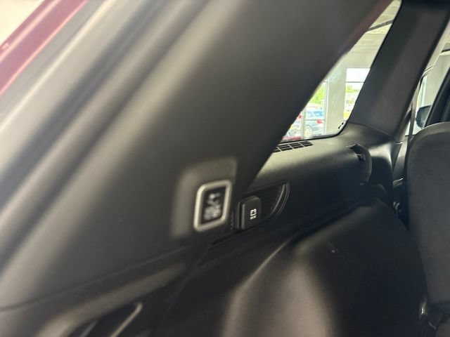 Used 2024 Jeep Grand Cherokee Limited AWD/4WD image 11
