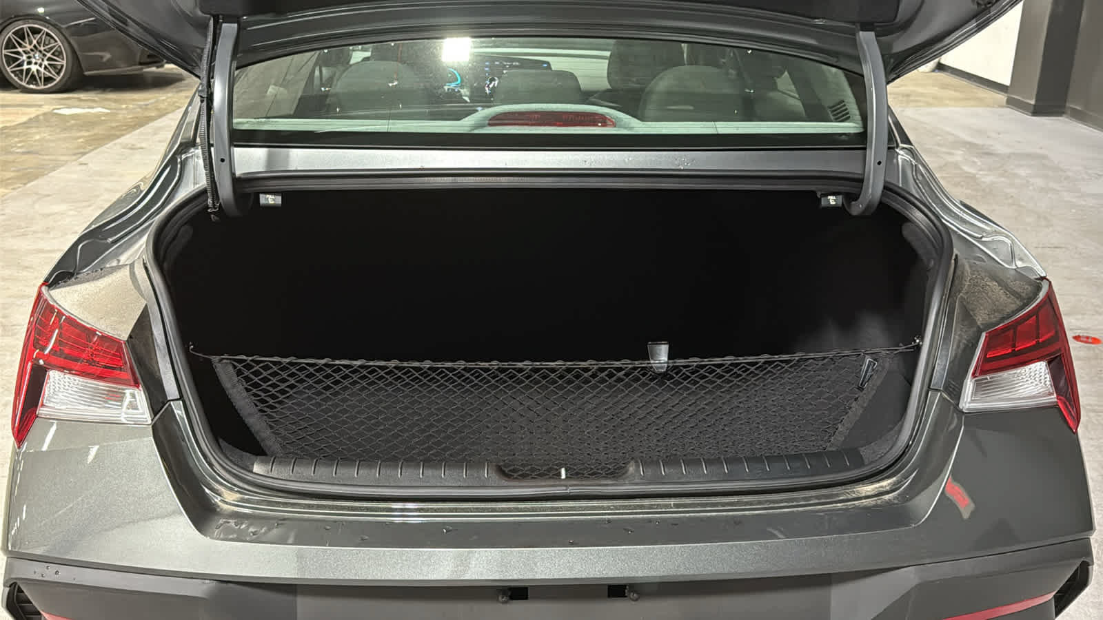 Used 2025 Hyundai Elantra Hybrid FWD image 25