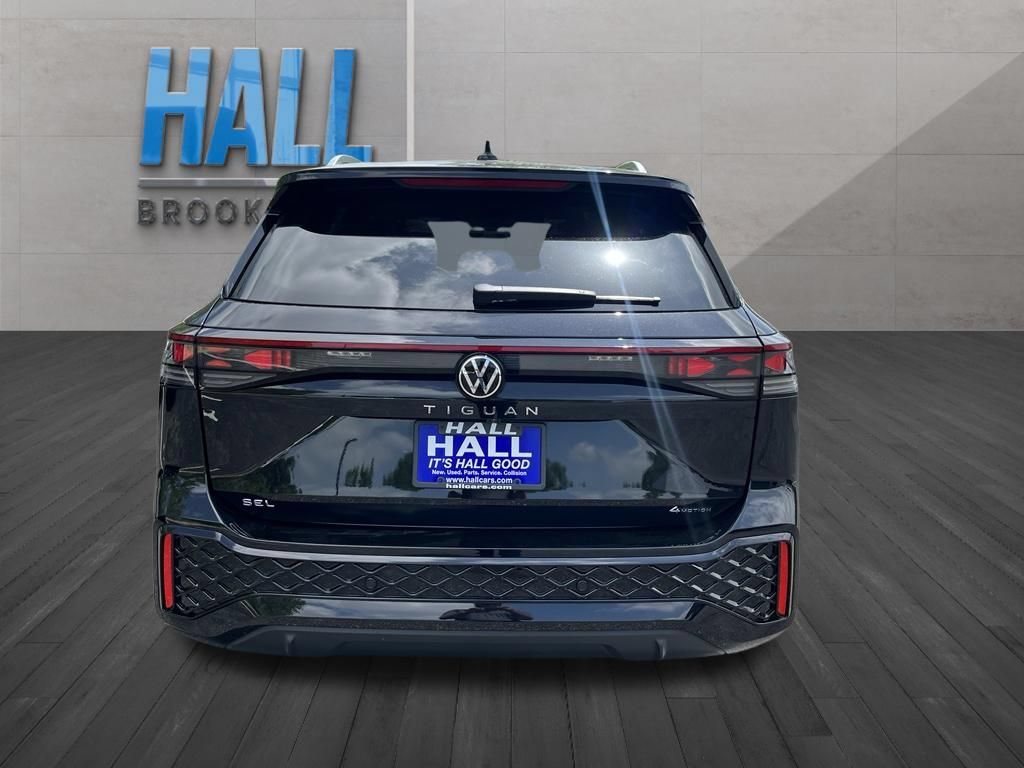 Certified 2025 Volkswagen Tiguan SEL R-Line AWD/4WD image 4