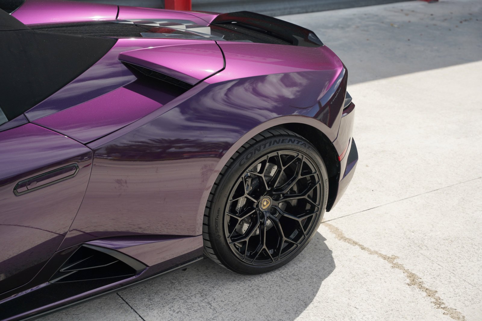 Used 2022 Lamborghini Huracan EVO RWD image 13