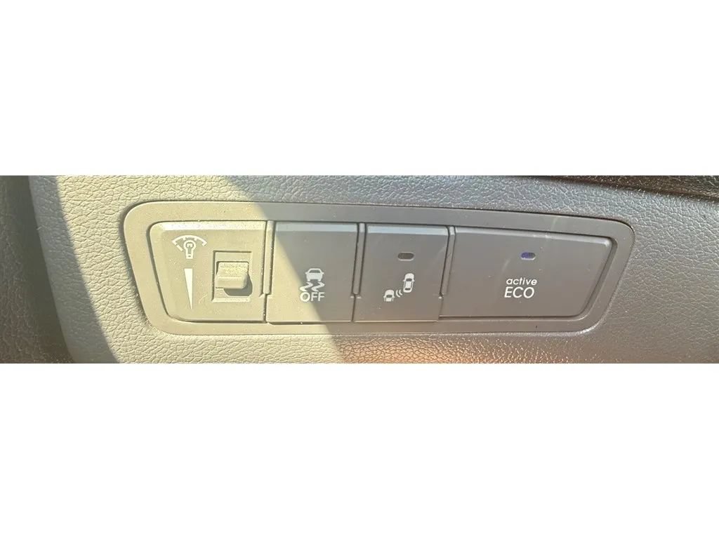 Used 2014 Hyundai Sonata Limited w/ Technology Package 05 FWD image 21