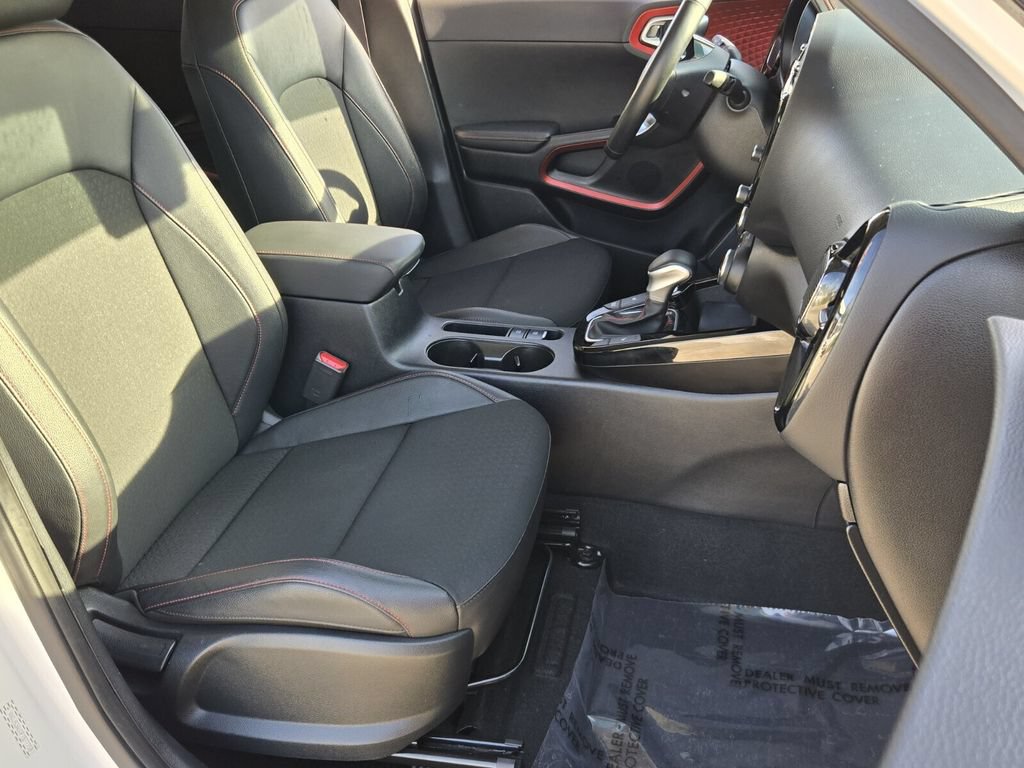 Used 2023 Kia Soul GT-Line w/ GT-Line Technology Package FWD image 16