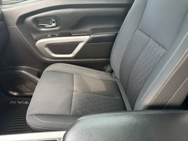 Used 2019 Nissan Titan SV w/ SV Convenience Package AWD/4WD image 20