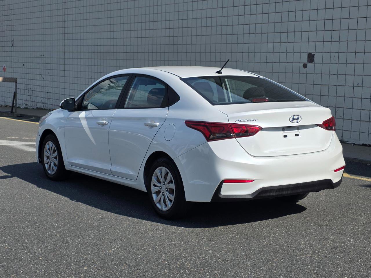 Used 2019 Hyundai Accent SE FWD image 5