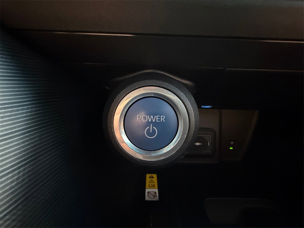 Used 2021 Toyota Venza XLE image 25