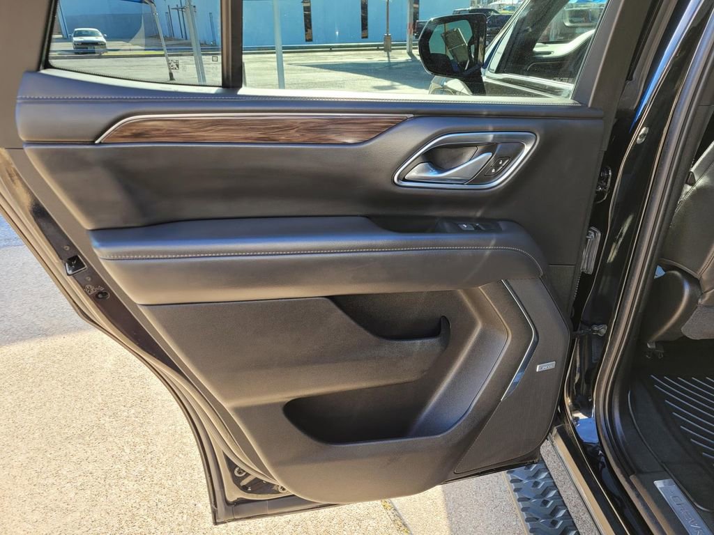 Used 2021 Chevrolet Tahoe Z71 w/ Rear Media and Nav Package image 17
