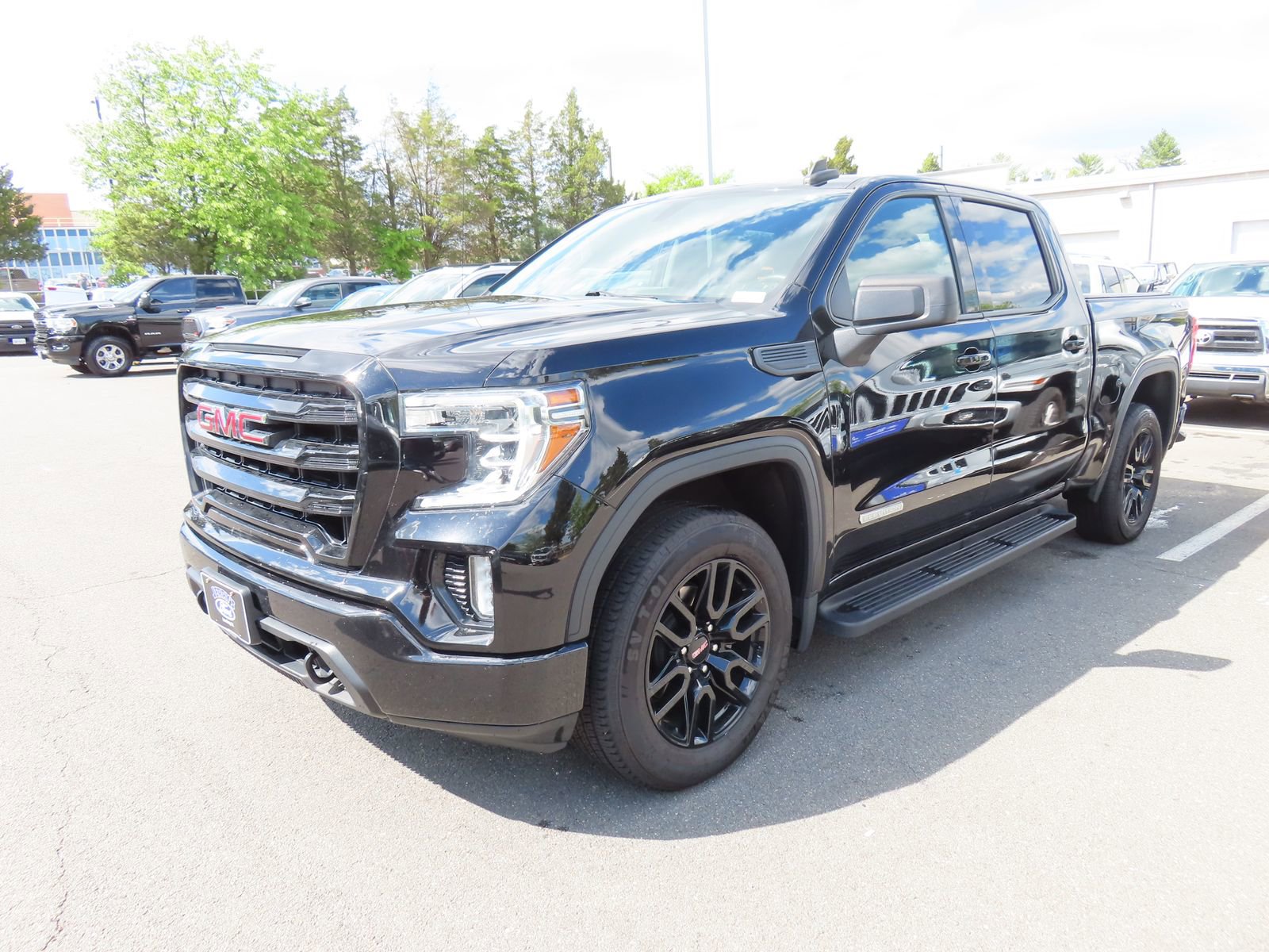 Used 2022 GMC Sierra 1500 Elevation AWD/4WD image 3