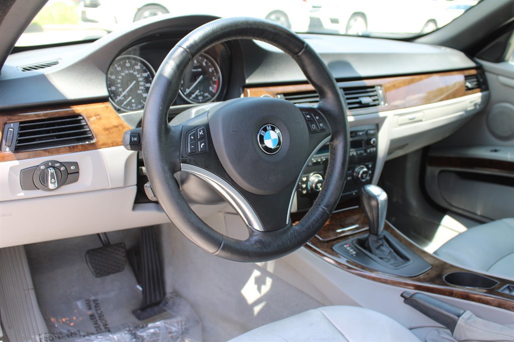 Used 2009 BMW 328i Convertible image 20