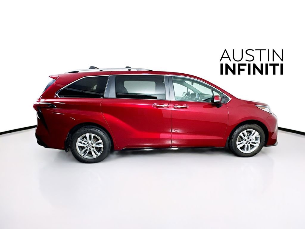 Used 2024 Toyota Sienna Limited image 8