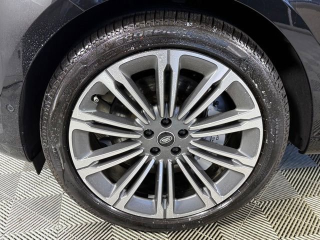 New 2025 Land Rover Range Rover SE image 11