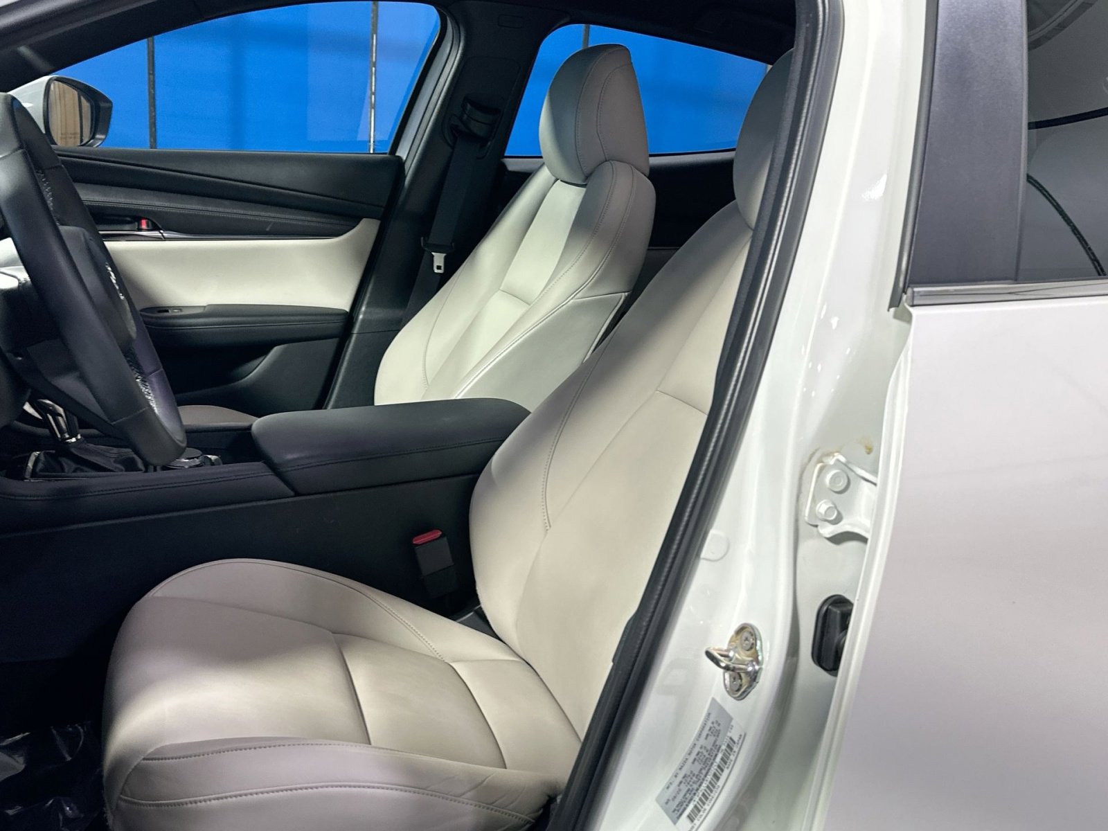 Used 2021 MAZDA MAZDA3 s image 13