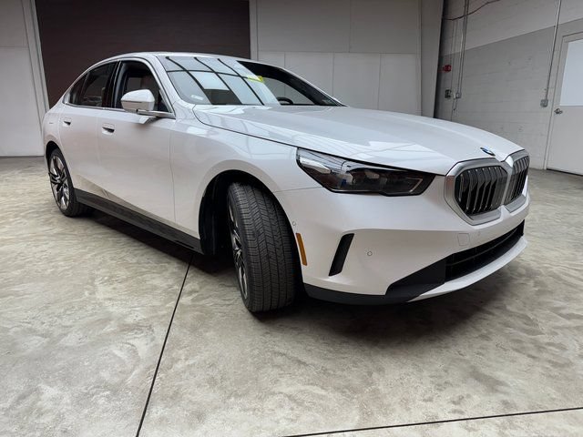 Used 2026 BMW 530i xDrive AWD/4WD image 7