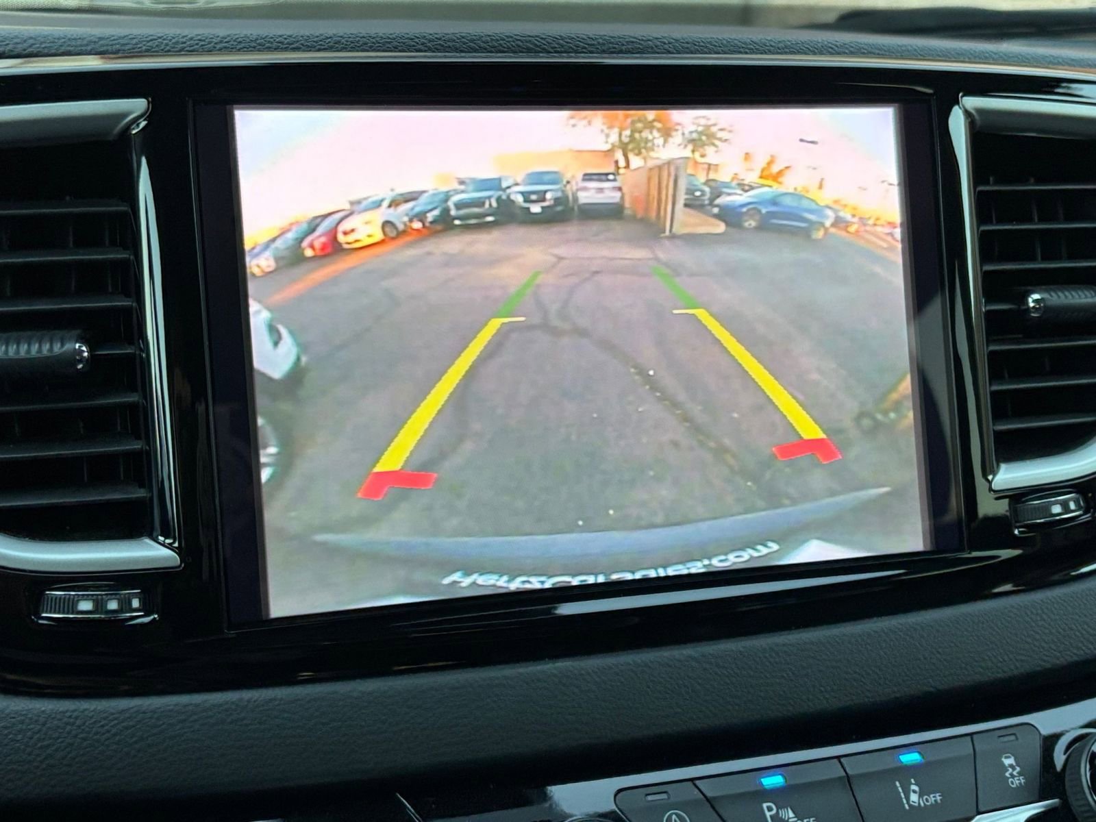 Used 2024 Chrysler Pacifica Touring-L image 25