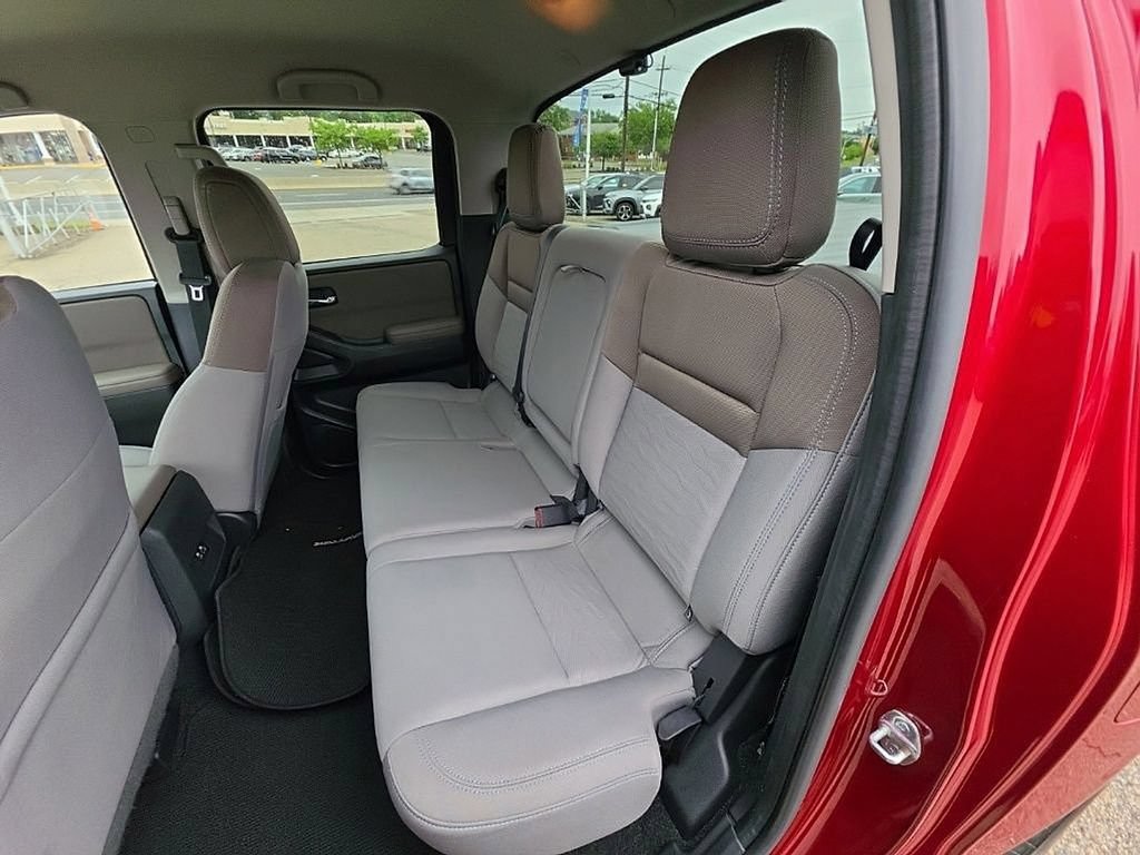 Used 2022 Nissan Frontier SV AWD/4WD image 30