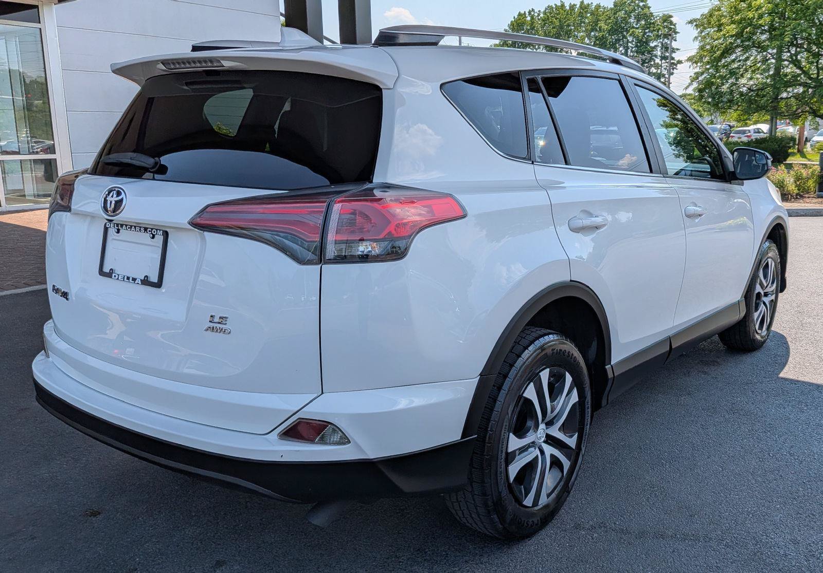Used 2016 Toyota RAV4 LE AWD/4WD image 9