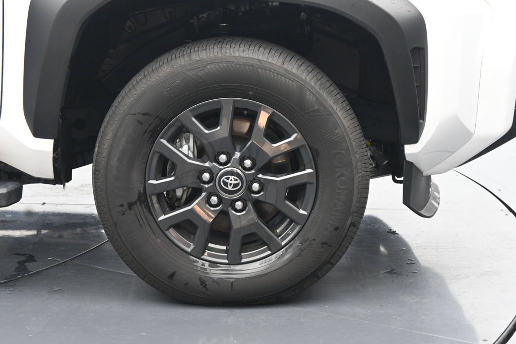 Used 2025 Toyota 4Runner SR5 AWD/4WD image 11