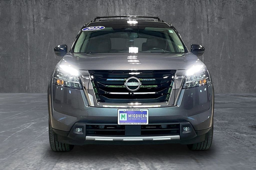 Used 2022 Nissan Pathfinder Platinum w/ Cargo Package AWD/4WD image 2