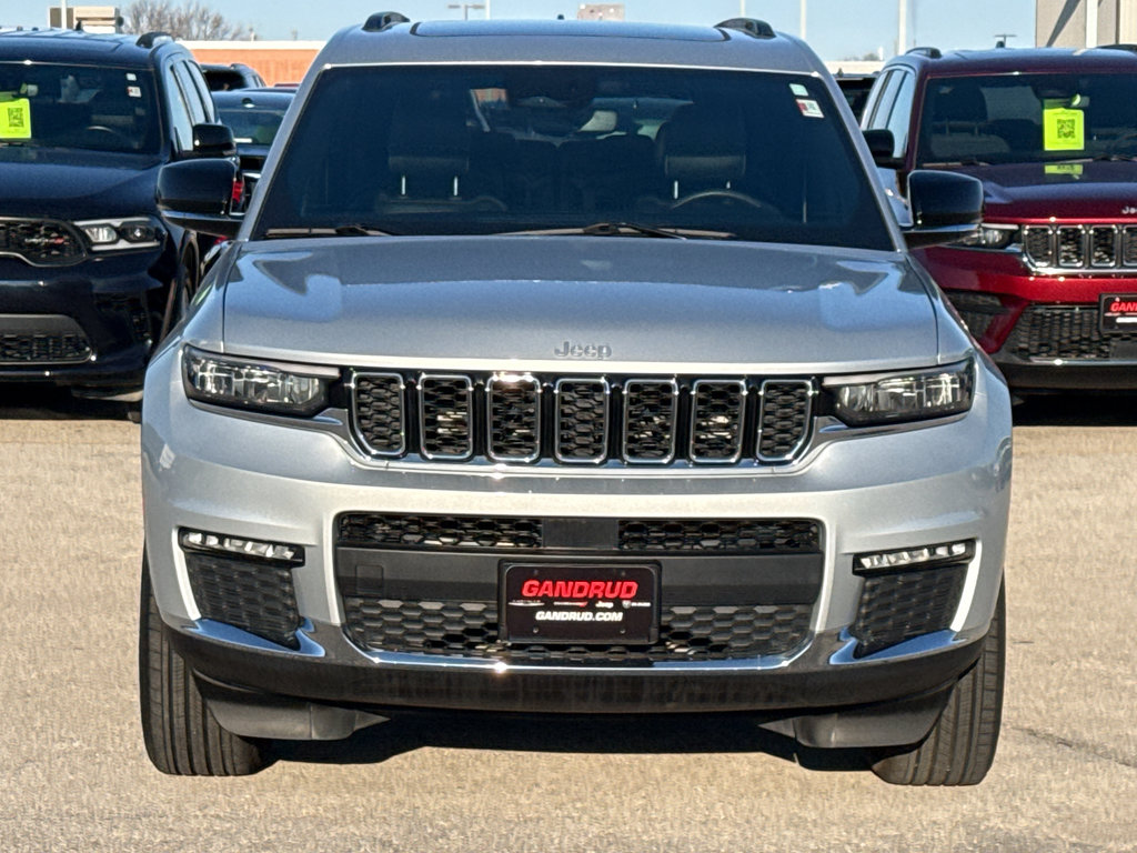 Used 2024 Jeep Grand Cherokee L Limited image 3