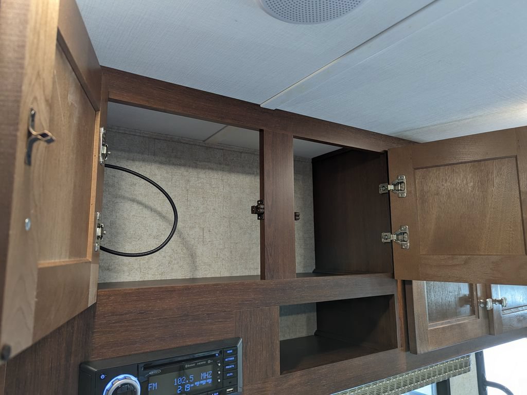 Used 2019 Chevrolet Express 4500 w/ RV Package RWD image 63