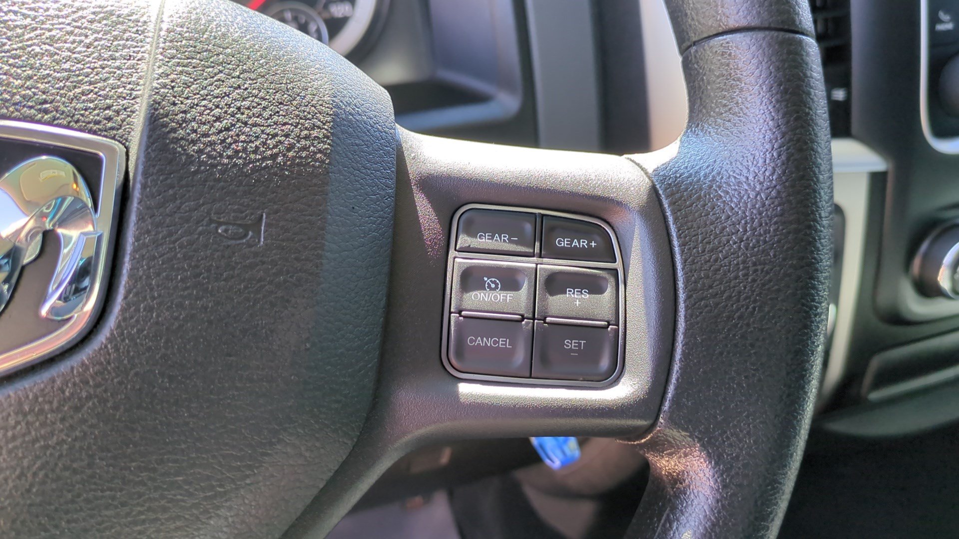 Used 2019 RAM 1500 Classic SLT AWD/4WD image 18