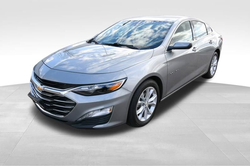 Used 2025 Chevrolet Malibu LT FWD image 2