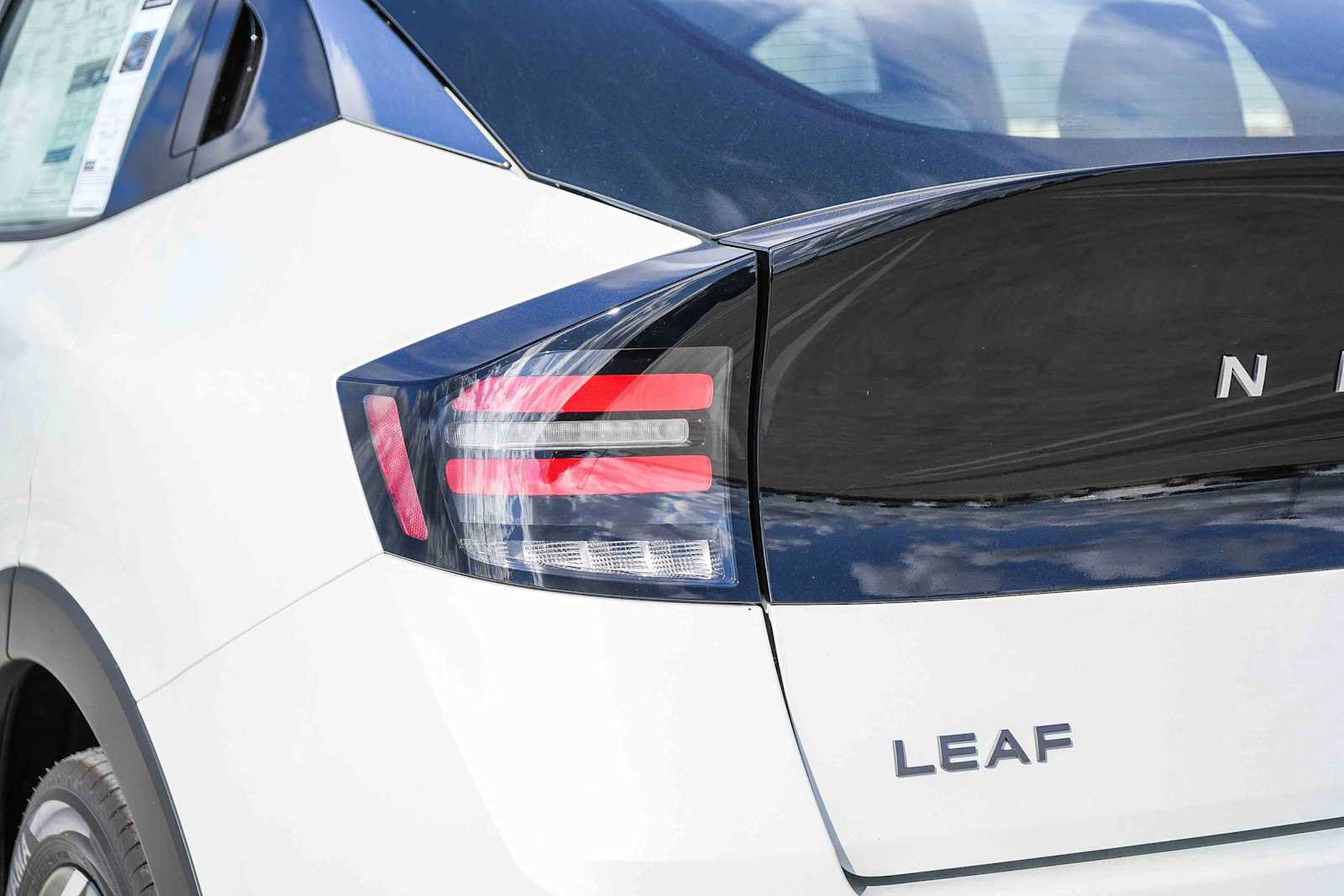 New 2026 Nissan Leaf SV+ w/ Floor Mat Package (SV+) FWD image 9