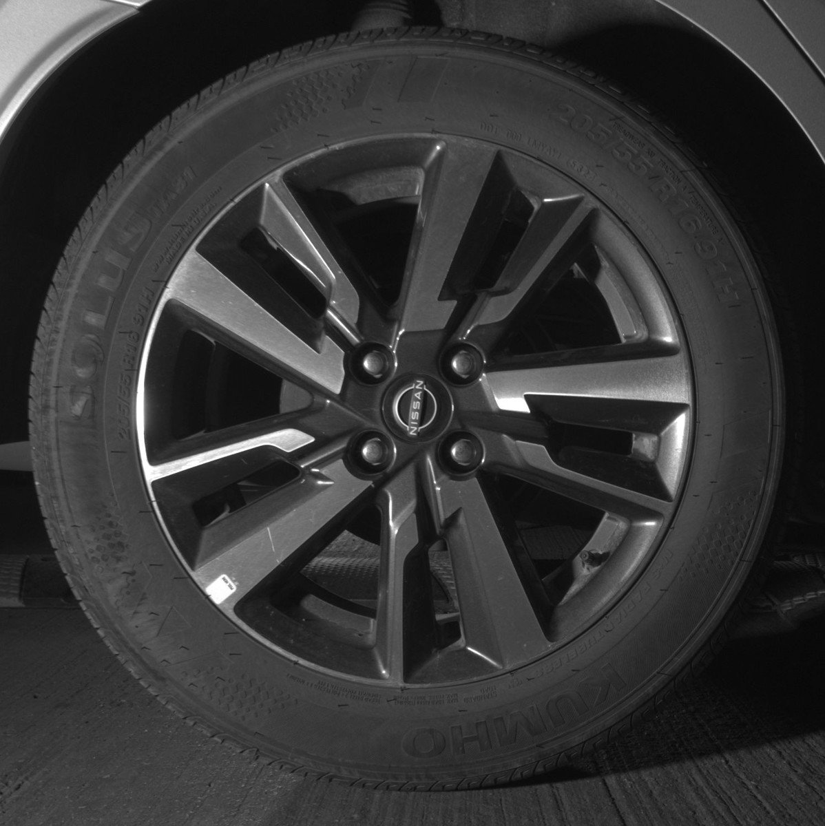 Used 2025 Nissan Versa SV image 15