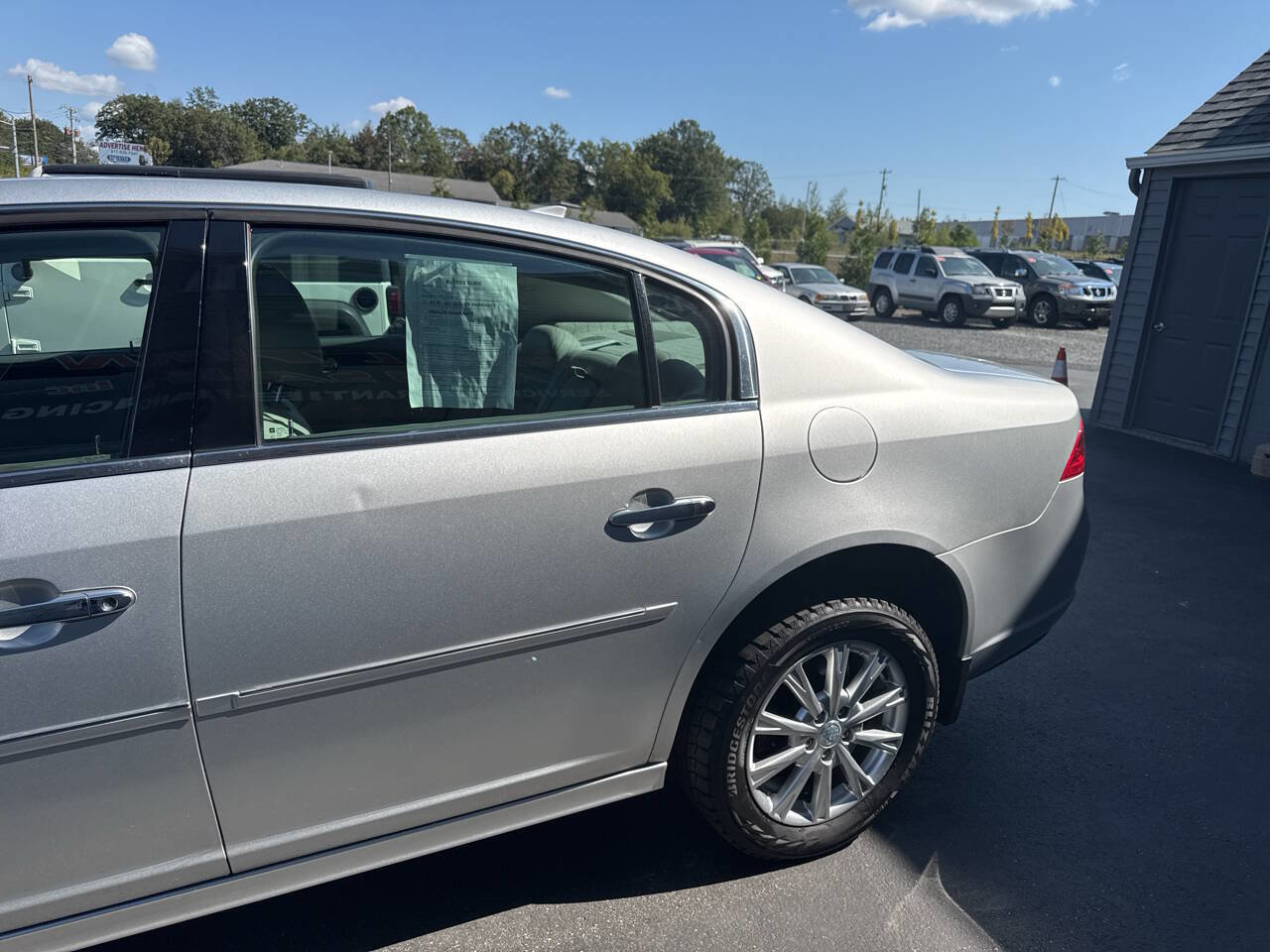 Used 2011 Buick Lucerne CXL FWD image 5