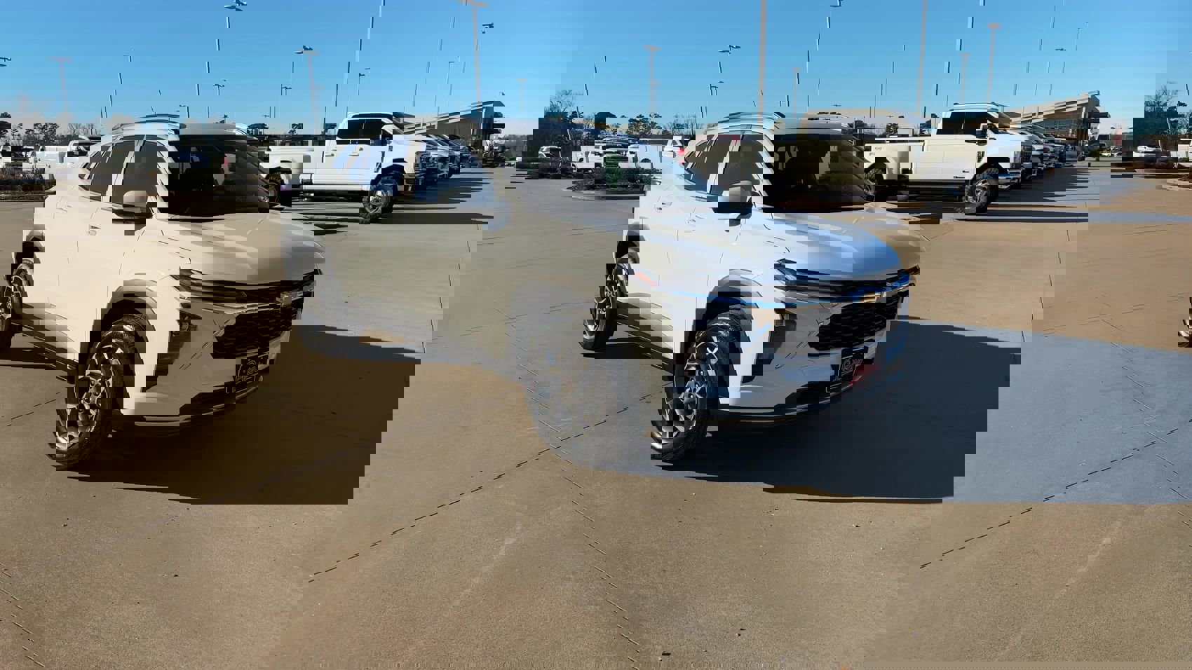 Used 2025 Chevrolet Trax LT w/ Driver Confidence Package image 2