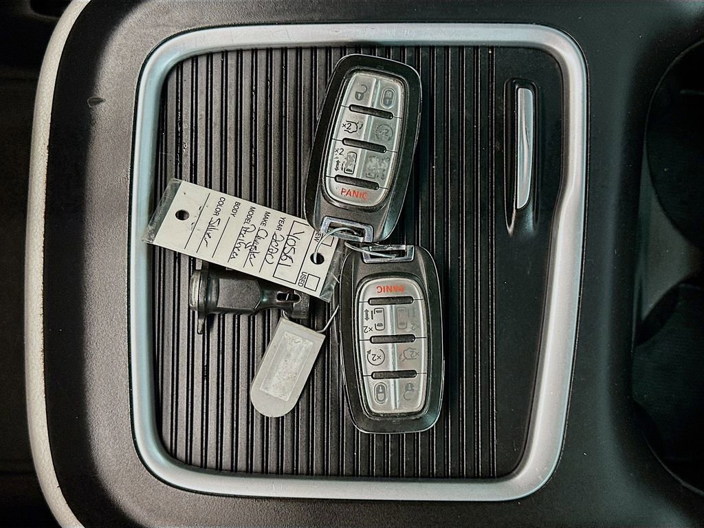 Used 2020 Chrysler Pacifica Limited image 35