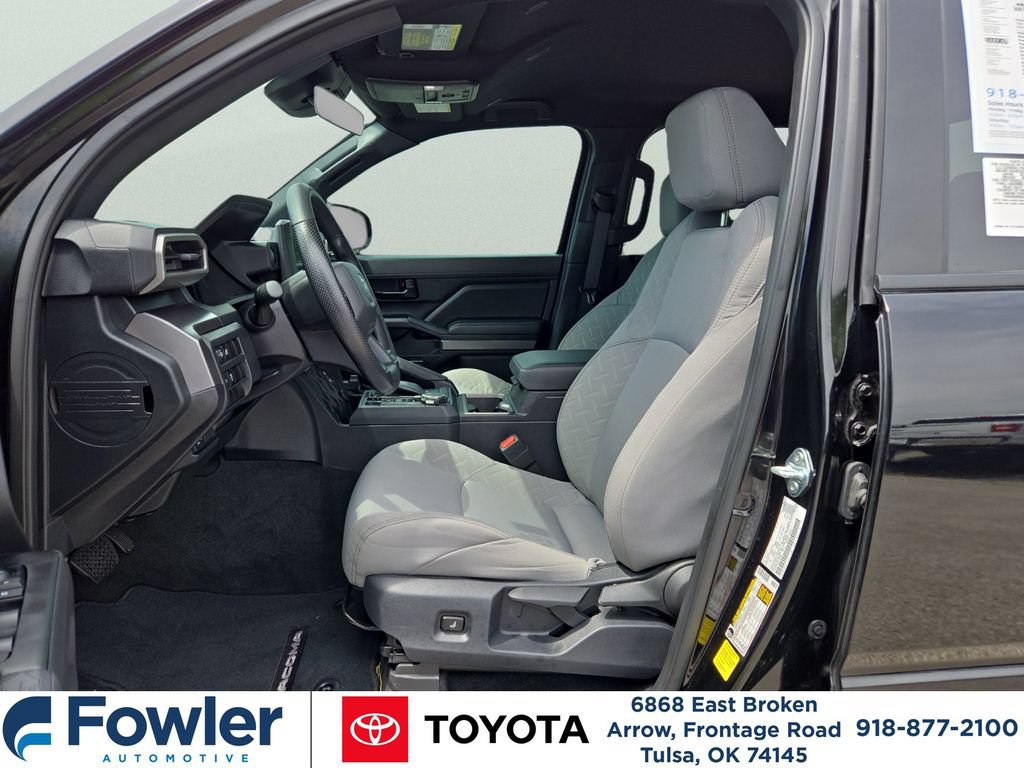 Certified 2025 Toyota Tacoma SR5 AWD/4WD image 9