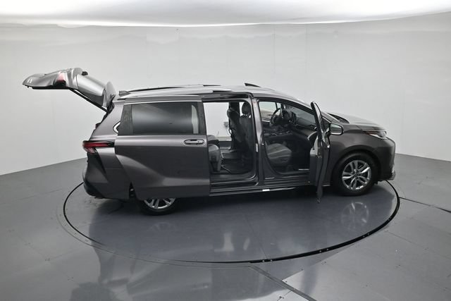 Used 2021 Toyota Sienna Limited FWD image 51