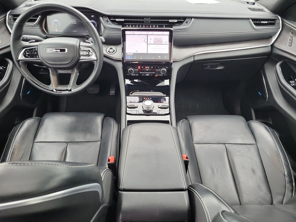 Used 2022 Jeep Grand Cherokee L Overland w/ Advanced Protech Group III AWD/4WD image 11