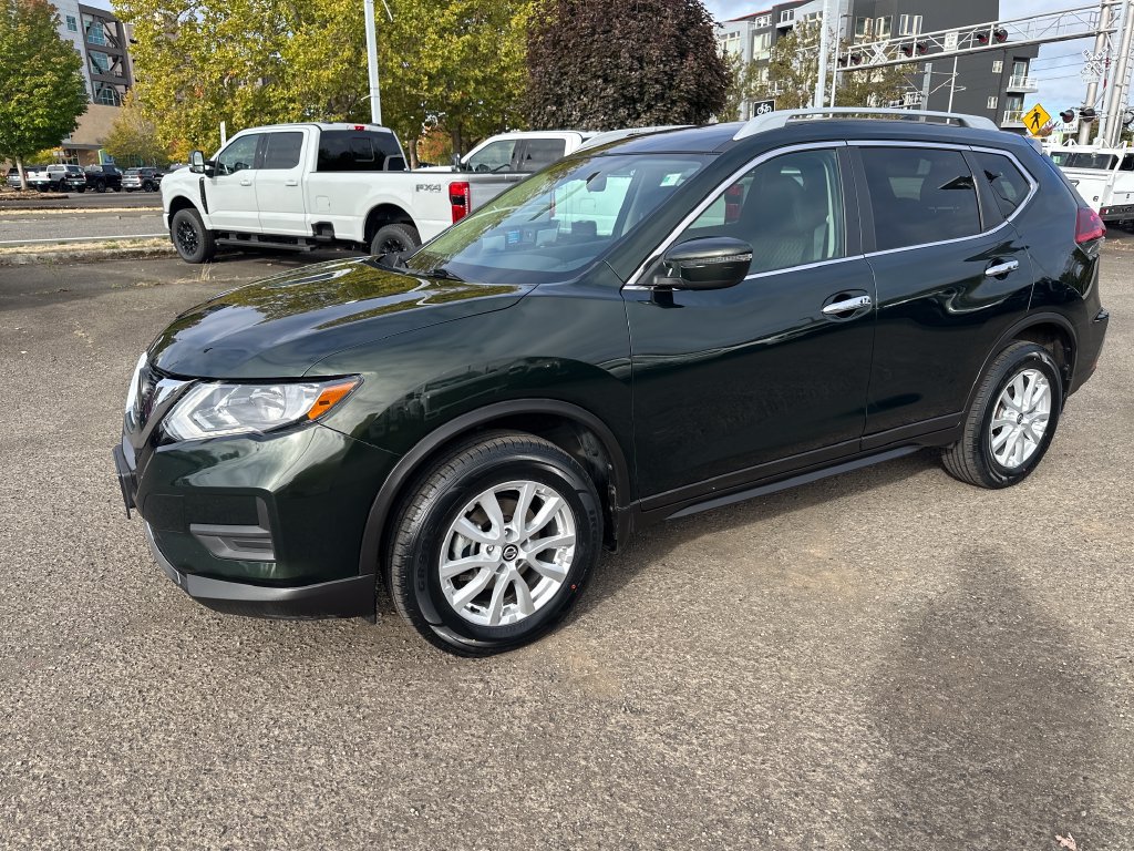 Used 2018 Nissan Rogue SV AWD/4WD image 2