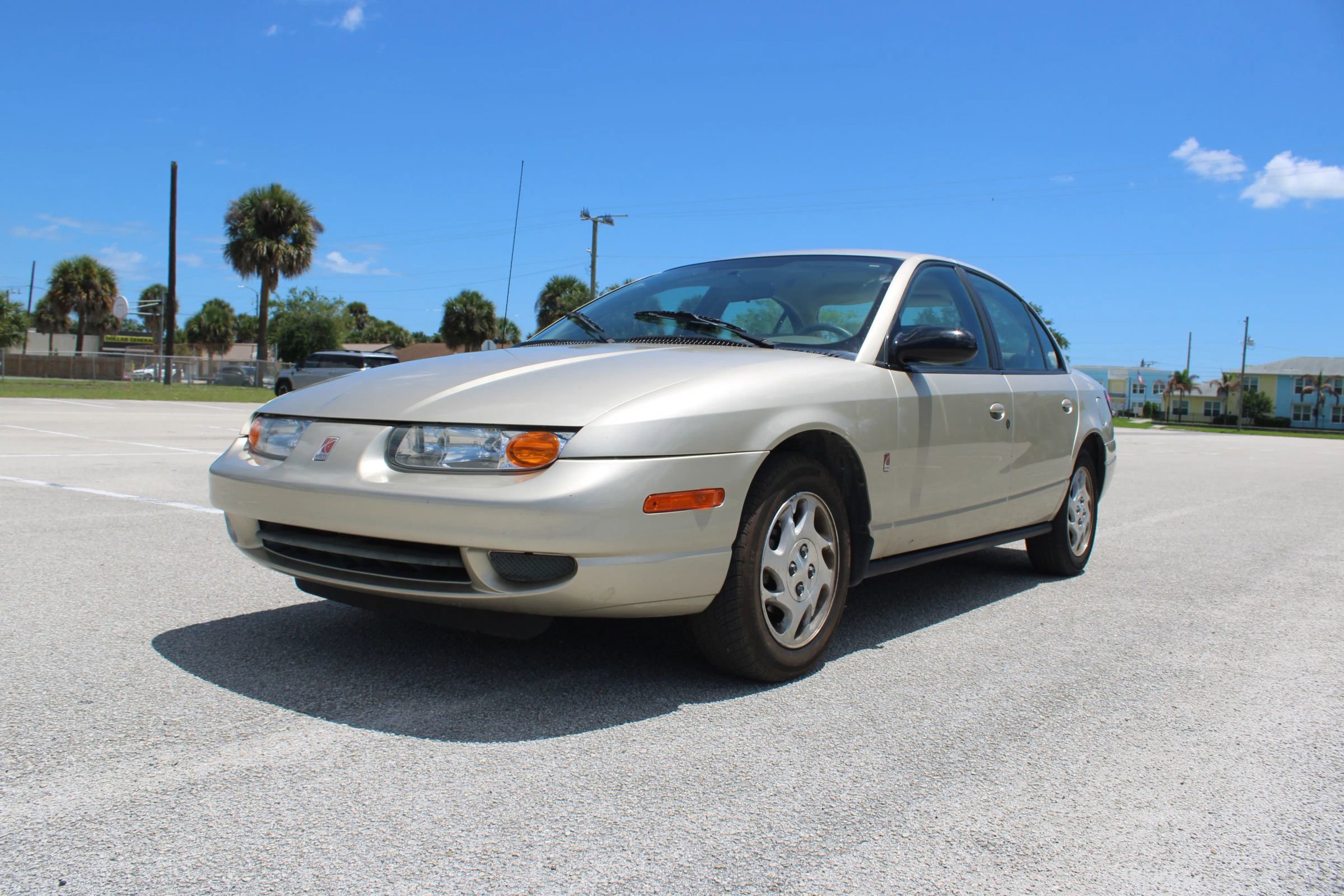 Used 2002 Saturn S-Series SL2 w/ SL2 Option Pkg 2 FWD image 2
