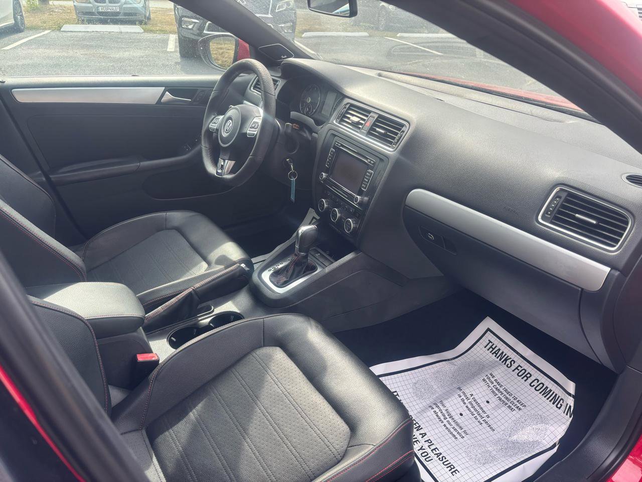 Used 2013 Volkswagen Jetta GLI Autobahn image 9