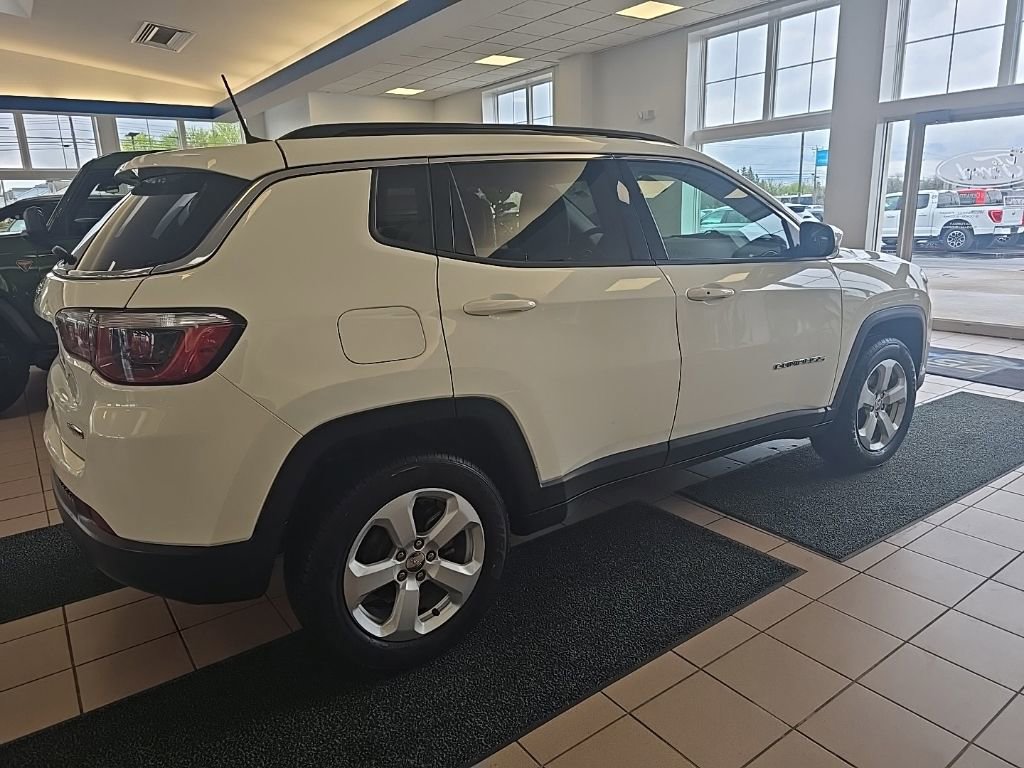 Used 2020 Jeep Compass Latitude w/ Cold Weather Group AWD/4WD image 7