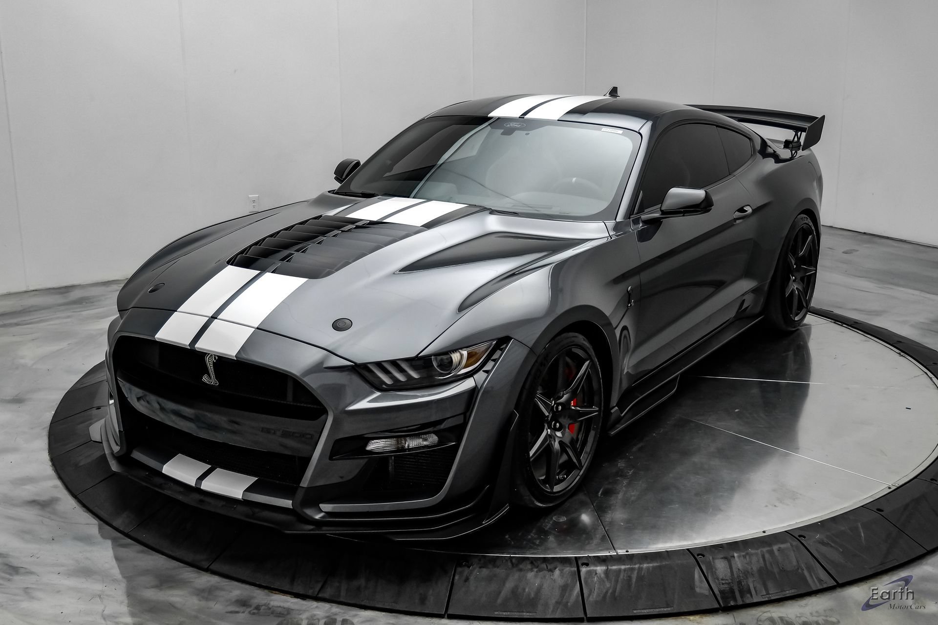 Used 2021 Ford Mustang Shelby GT500 w/ Carbon Fiber Track Pack RWD image 7