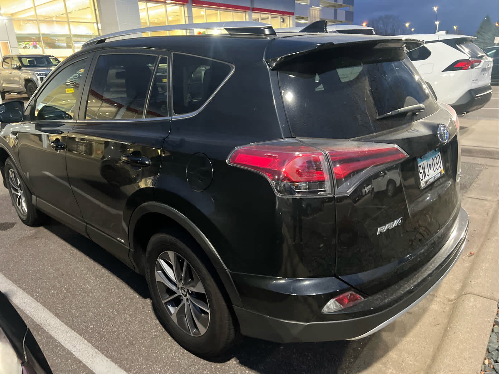 Used 2016 Toyota RAV4 XLE image 4