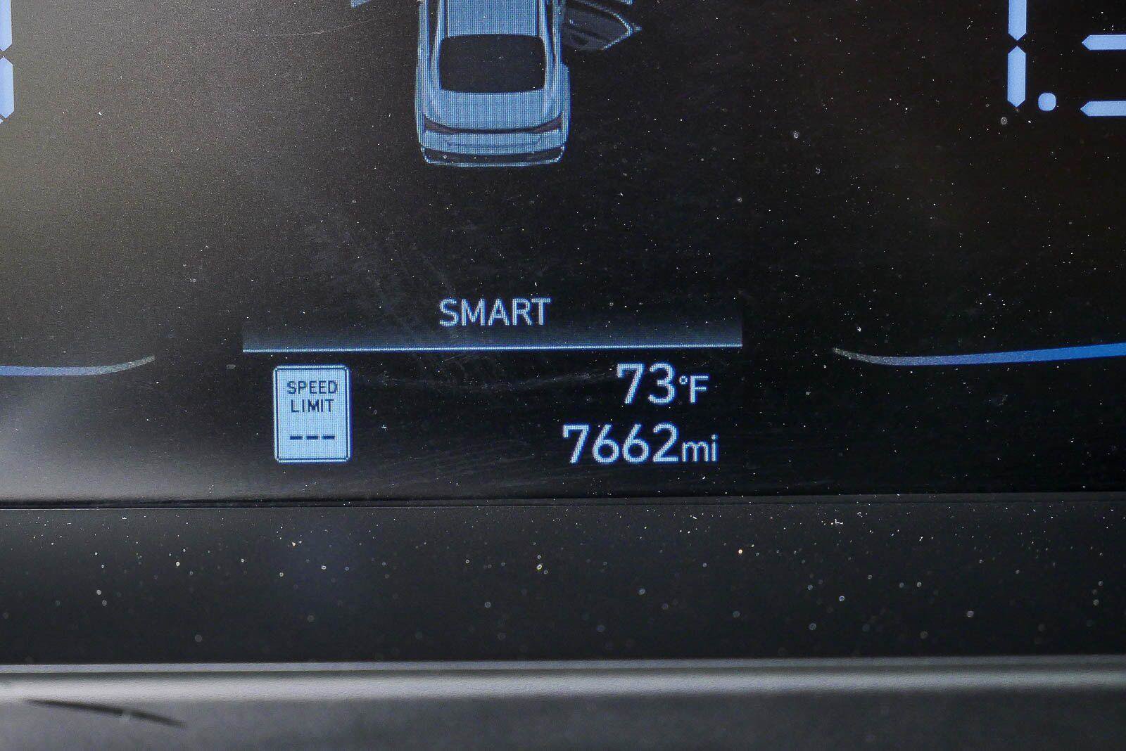 Certified 2025 Hyundai Elantra Sport FWD image 11